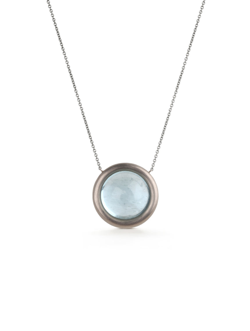 Circular Aquamarine and 18ct white gold necklace.