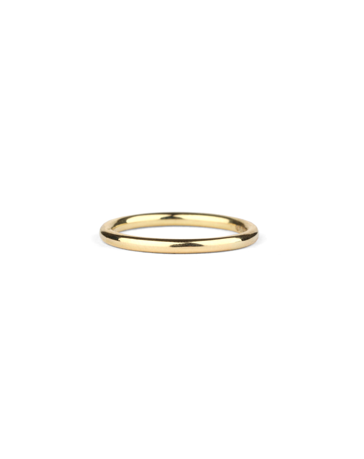 Rounded wedding band. 18ct yellow gold, polished finish.