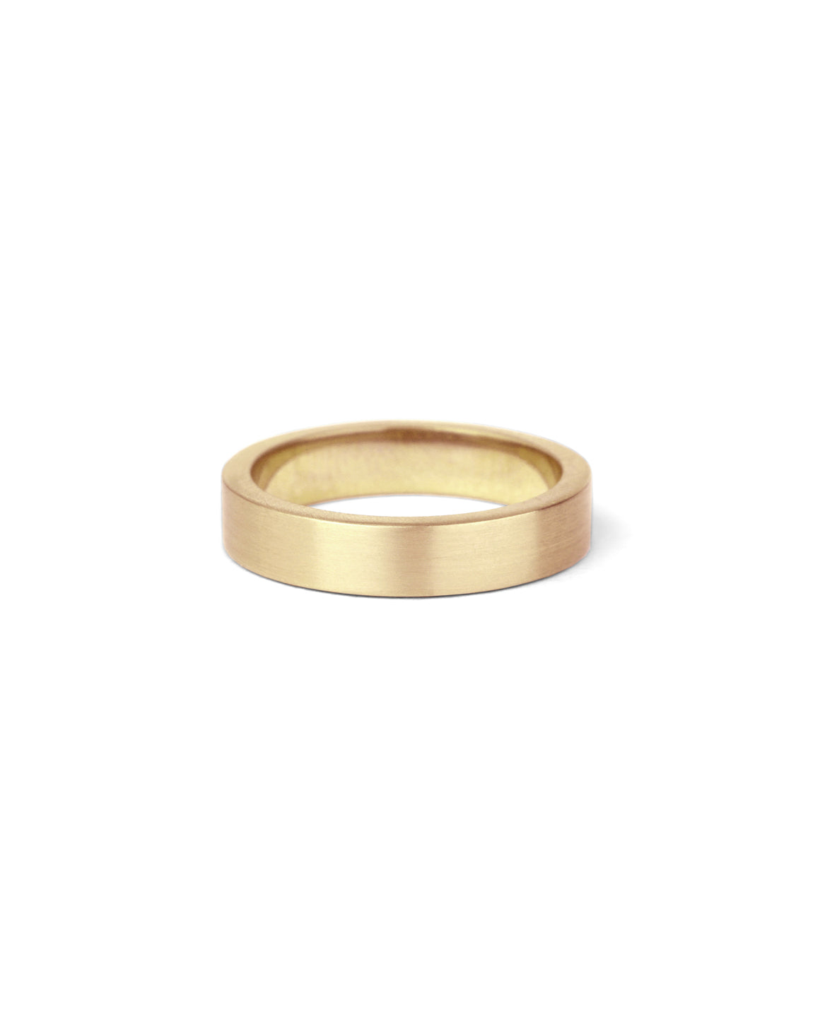 Flat wedding band. 18ct yellow gold, satin finish.