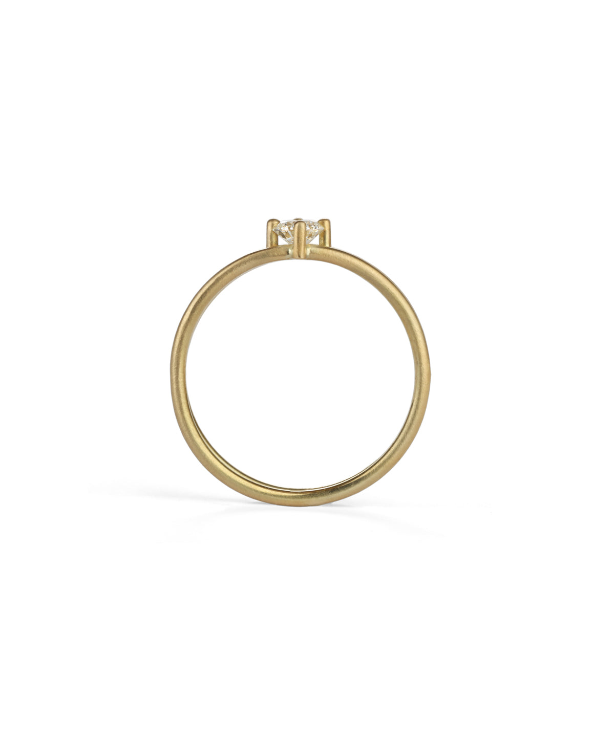 Solitaire ring with round white diamond and double band. 18ct yellow gold, satin finish. Side view.
