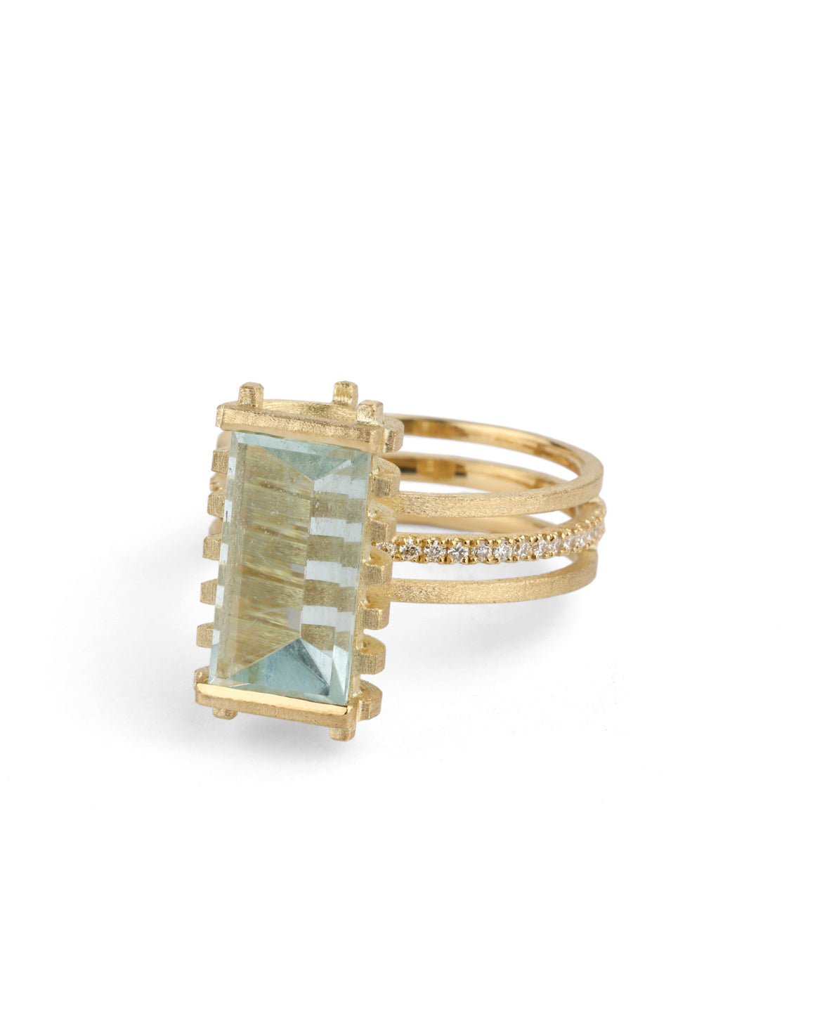 Mirror-cut aquamarine ring with diamond detail on the band, 18ct yellow gold, side profile.