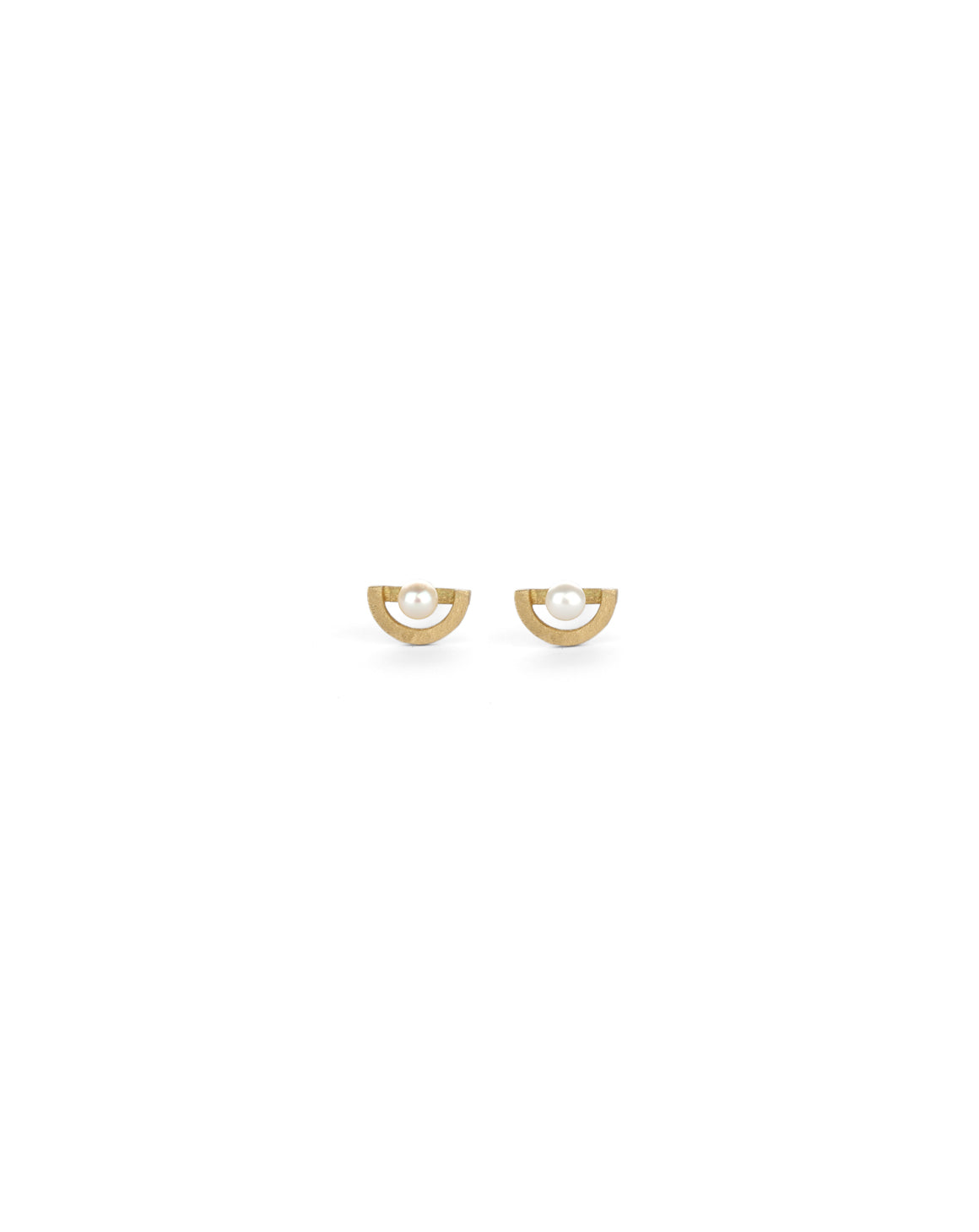 Ear studs with white pearls and semi circle detail. 18ct yellow gold, textured finish.