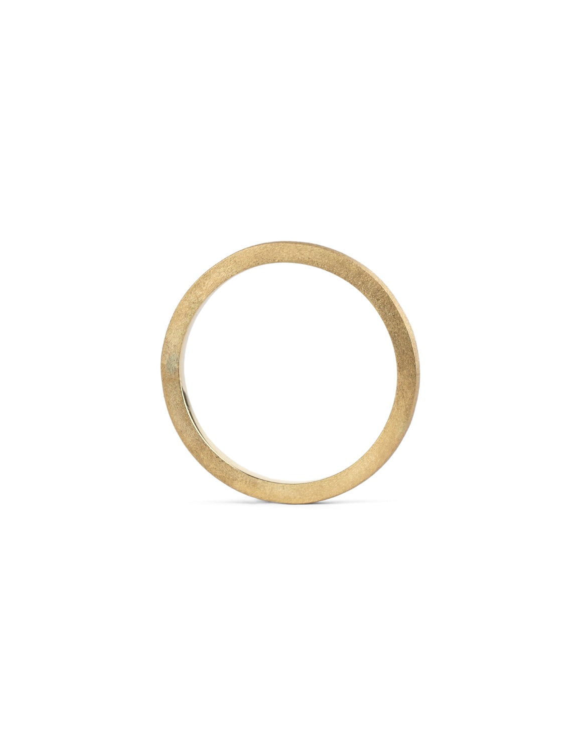 Flat wedding band. 18ct yellow gold, textured finish. Side view.