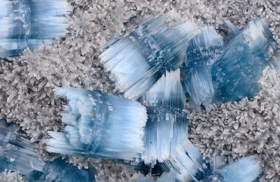 The Crystalline Structures of Metals and Gemstones
