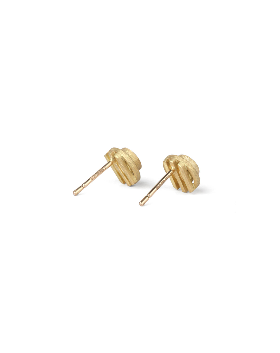 Yellow green sapphire ear studs with geometric circle detail. 18ct yellow gold, textured finish. Back view.
