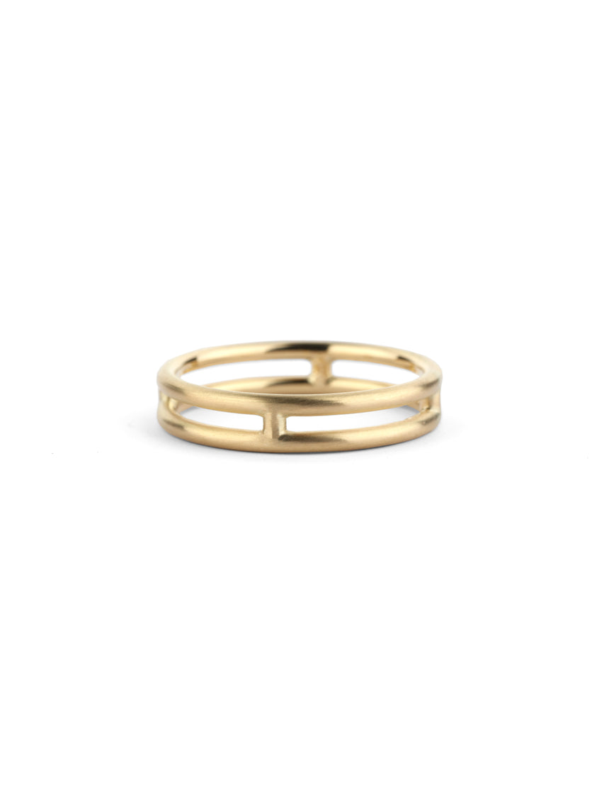 18ct yellow gold double band ring, satin finish.