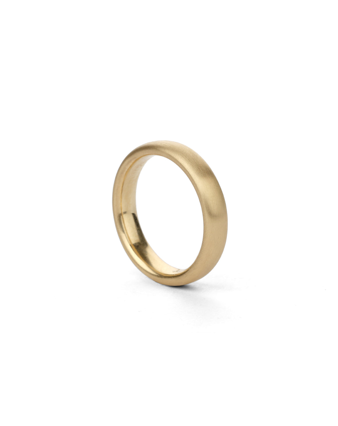 Curved ring band. 18ct yellow gold, satin finish.