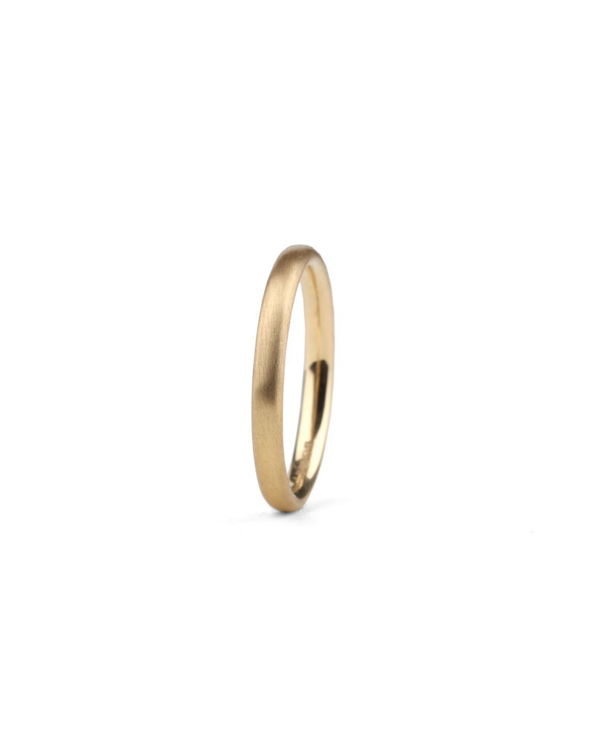 Curved ring band. 18ct yellow gold, satin finish.