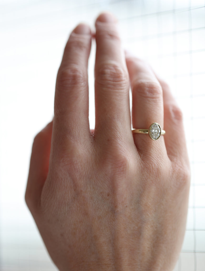 Oval Lab Diamond Mirror Ovolo Ring