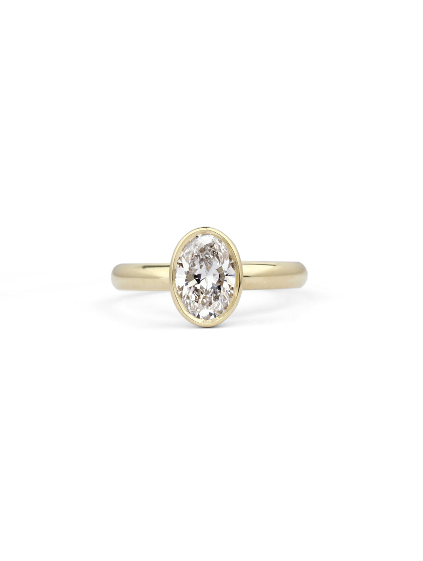 Oval Lab Diamond Mirror Ovolo Ring