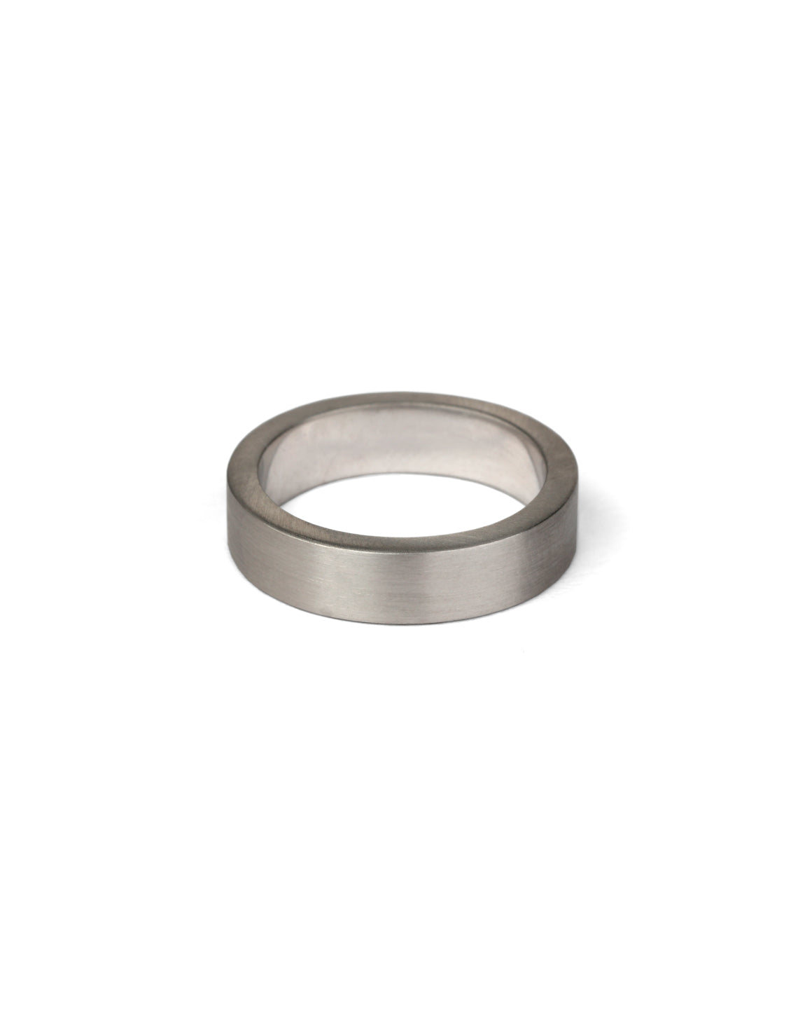 Flat wedding band. 18ct white gold, satin finish.