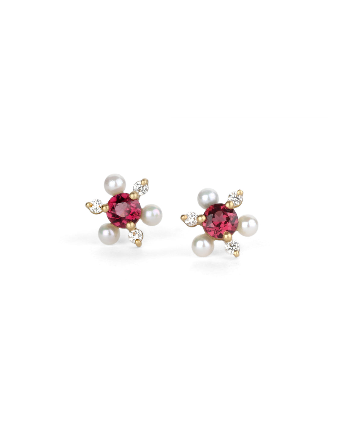 Earstuds with red garnet, white pearls and white diamonds. 18ct yellow gold, satin finish.