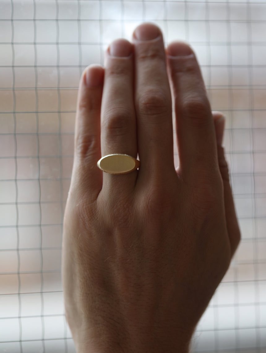 Roman Oval Signet Ring II - 18ct Gold