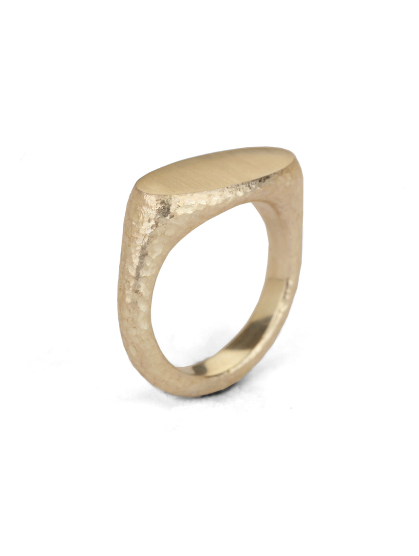 Roman Oval Signet Ring I - 9ct Gold