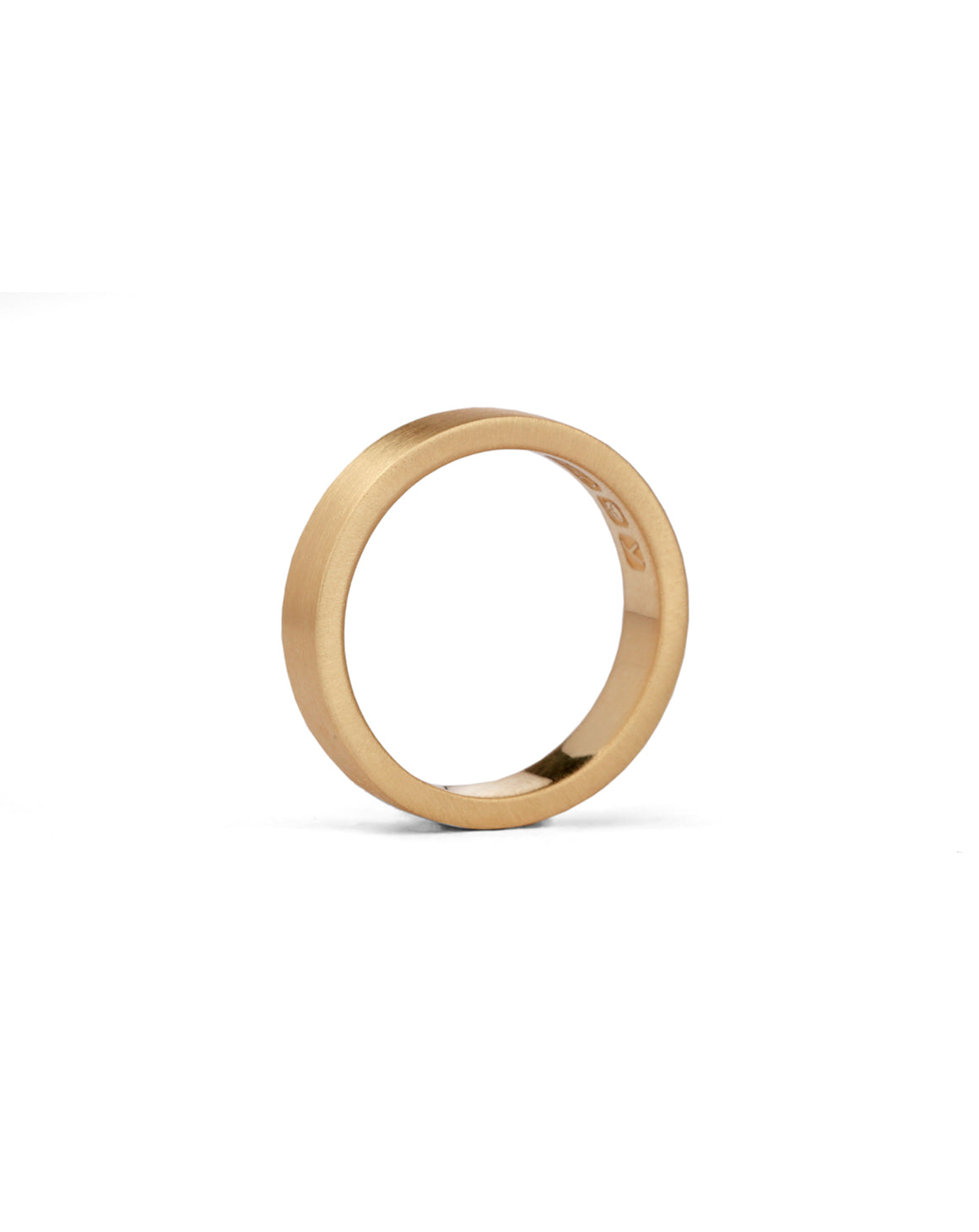 Flat wedding band. 18ct rose gold, satin finish.