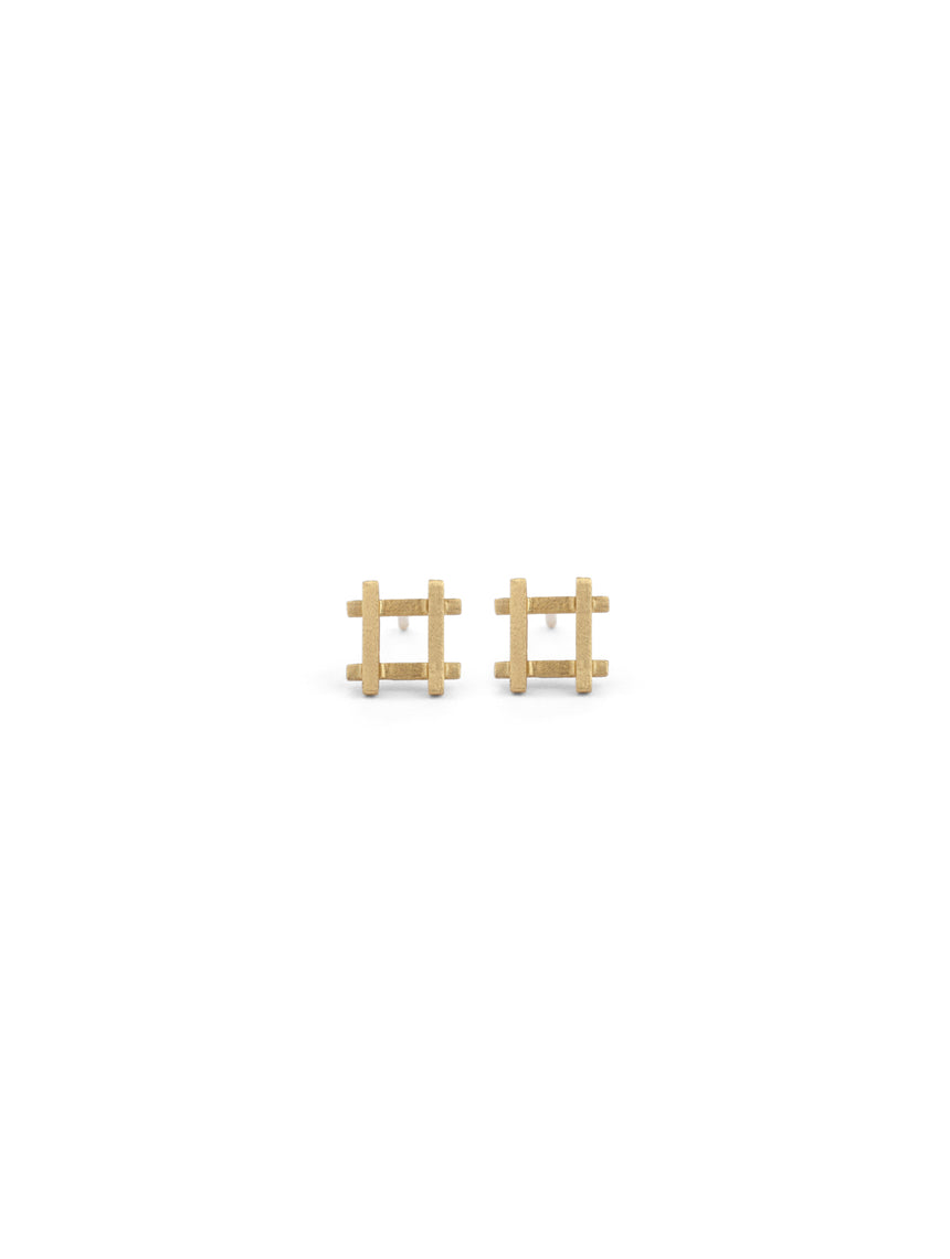 Geometric earstuds with square detail. 18ct yellow gold, textured finish.