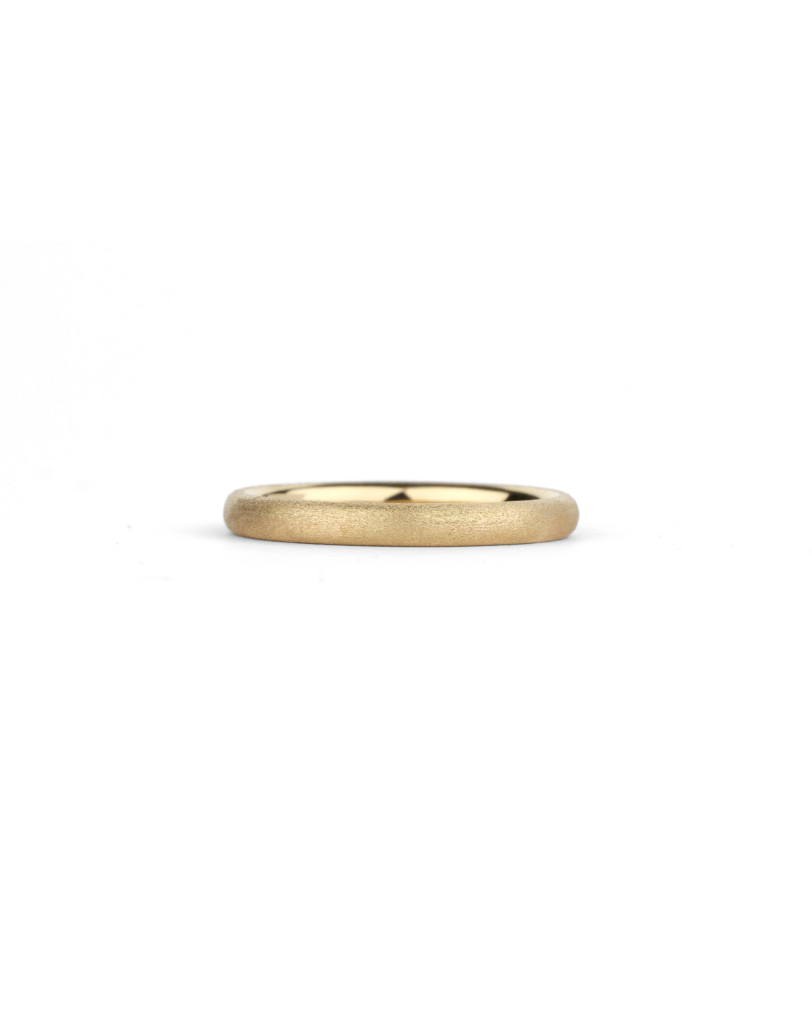 Curved wedding band. 18ct yellow gold, textured finish.