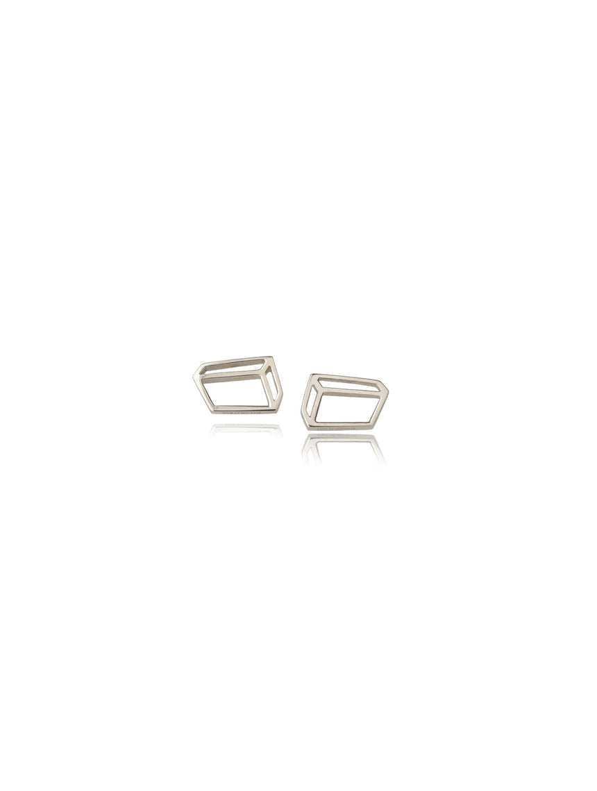 Earstuds in the 2d form of a 3d rectangular cuboid. 18ct white gold, polished finish.
