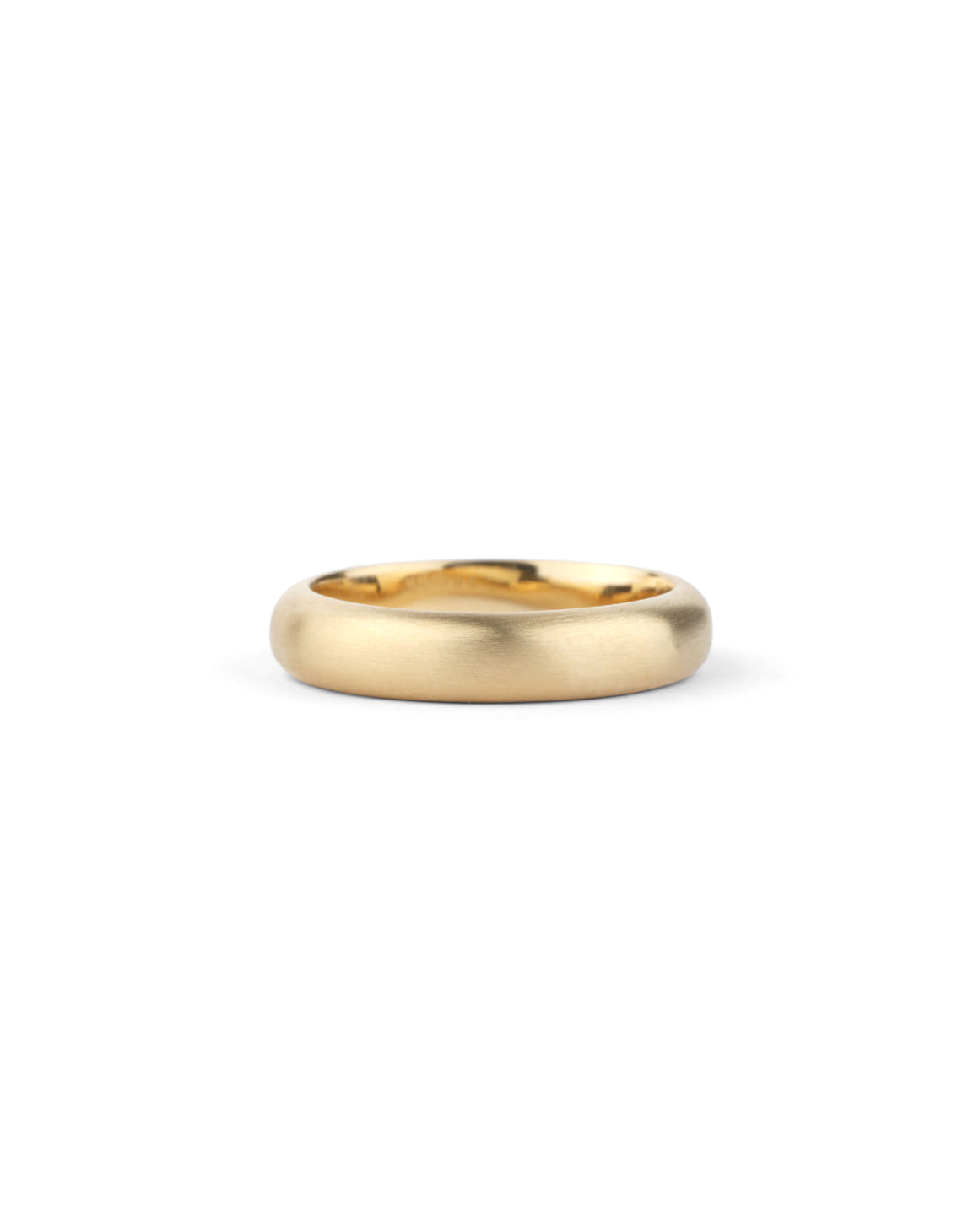Rounded wedding band. 18ct yellow gold, satin finish.