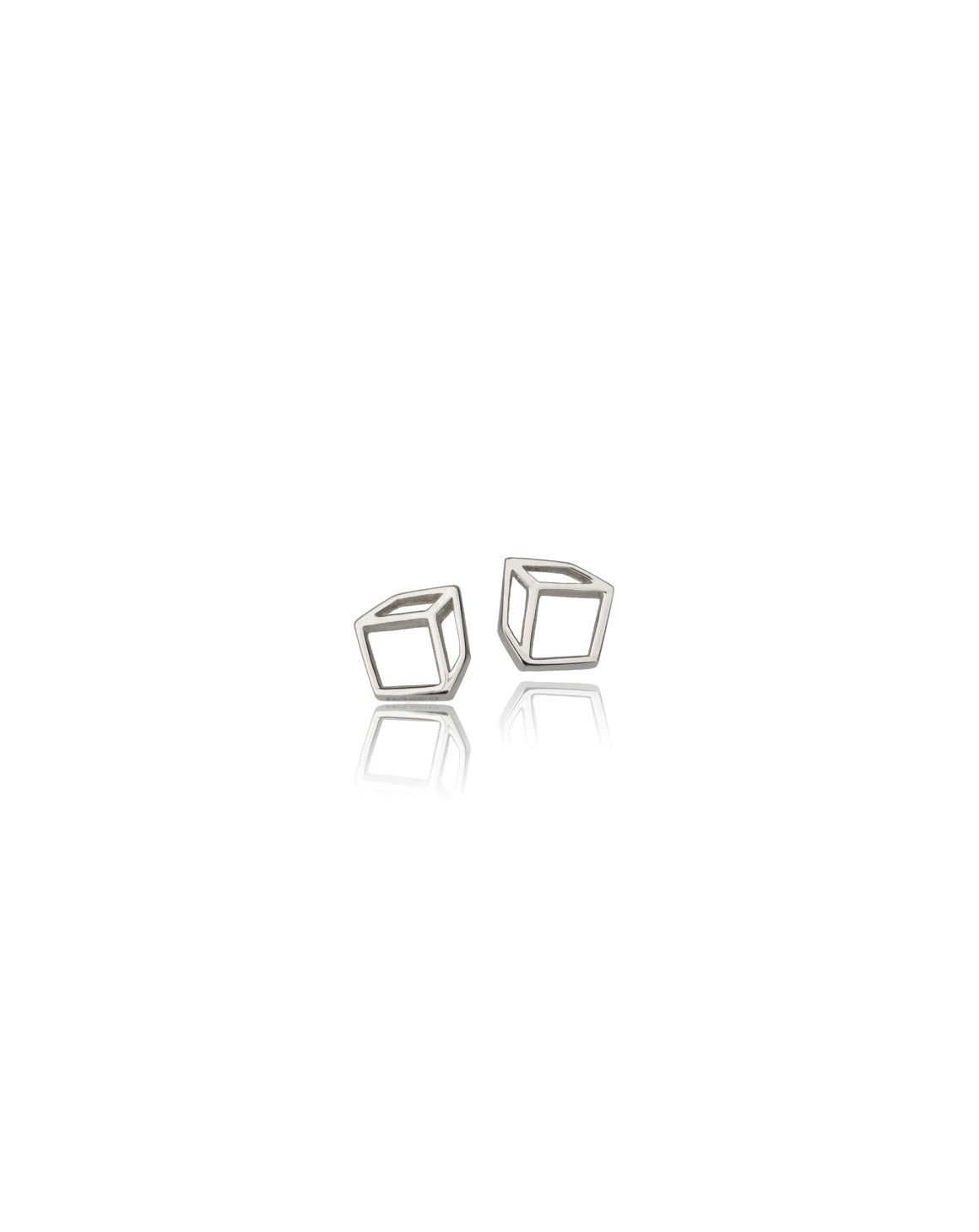 Earstuds in cube shape. 18ct white gold, polished finish.
