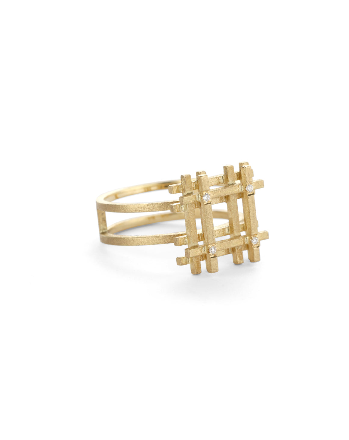 Geometric statement ring with square form and four white diamonds. 18ct yellow gold, textured gold. Side view.