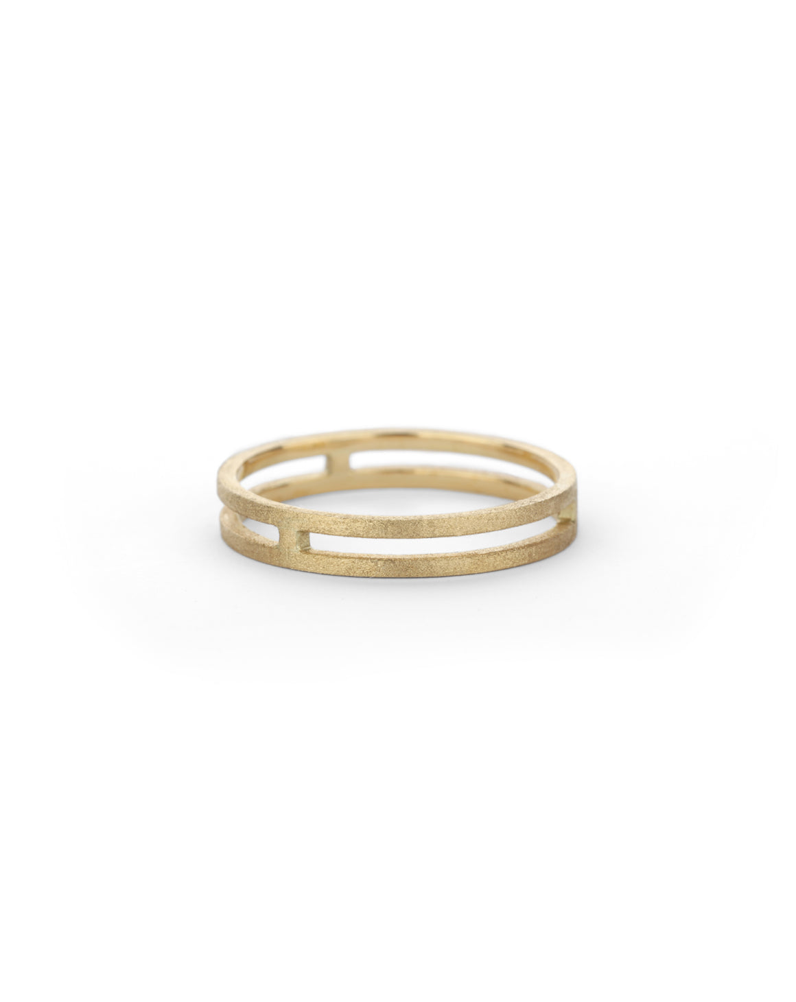 18ct yellow gold double band with textured finish
