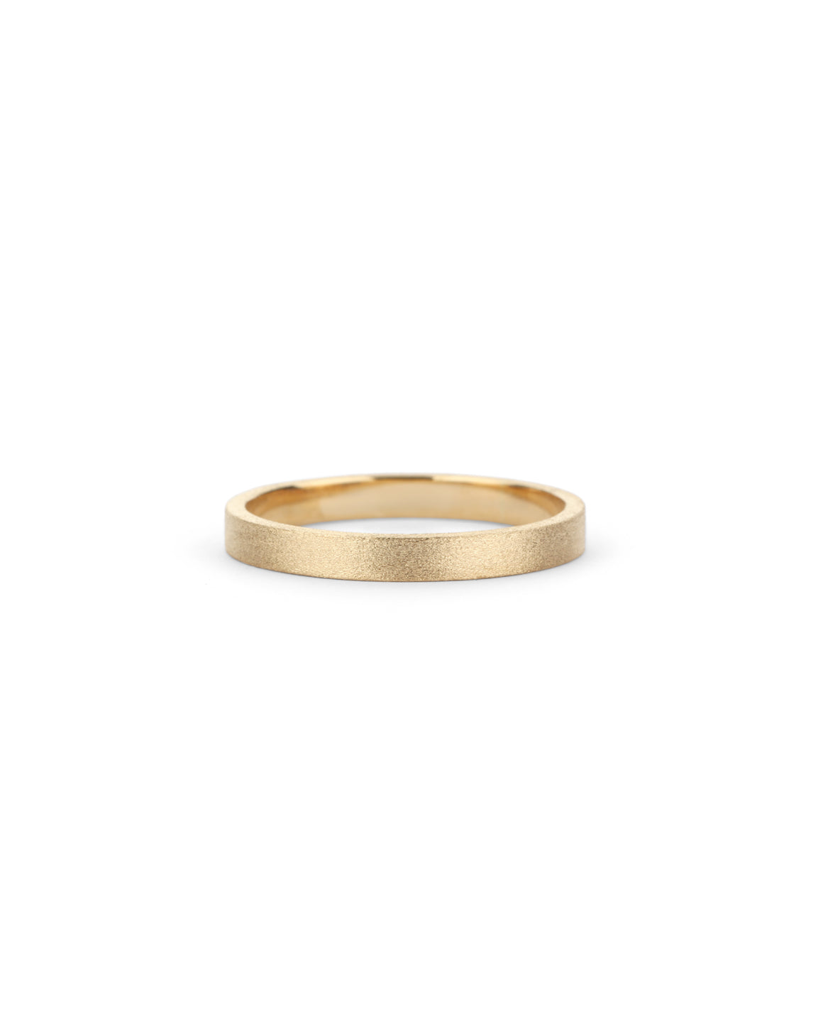 Flat wedding band. 18ct yellow gold, textured finish.