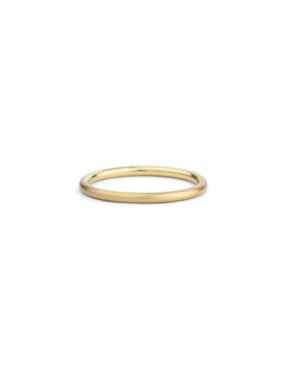 Rounded wedding band. 18ct yellow gold, satin finish.